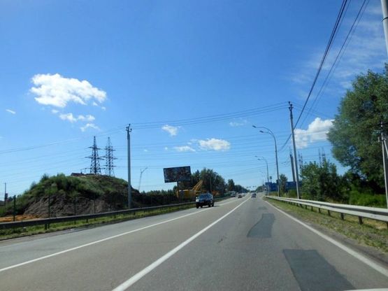 Фото рекламной плоскости по адресу Траса "Київ-Іванків-Овруч", Р-02 км 20+ 600 право, с. Нові Петрівці, поворот на комплекс "Межигір'я"