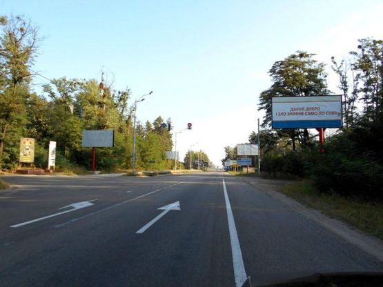 Фото рекламної площини за адресою Траса "Київ-Іванків-Овруч", Р-02 км 19+ 200 право,на світлофорі, перед поворотом на SANDORA, HENKEL-Україна, в'їзд в Вишгород з пл. Шевченко