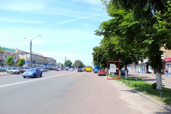 Фото рекламной плоскости по адресу вул. Київський Шлях, 77, навпроти аптеки "Адепт-мед"