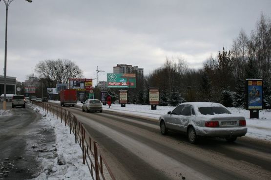 Фото рекламной плоскости по адресу вул.Зарічанська, 11/4, навпроти заїзду/виїзду до гіпермаркетів «ТАВРІЯ В», «Епіцентр»