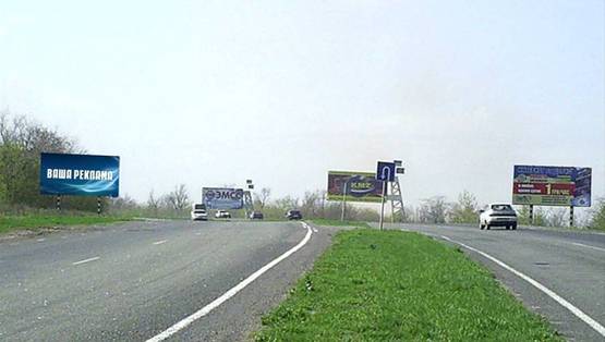 Фото рекламної площини за адресою р-н оптового овощного рынка и на въезде в г. Краматорск (направление на Краматорск)