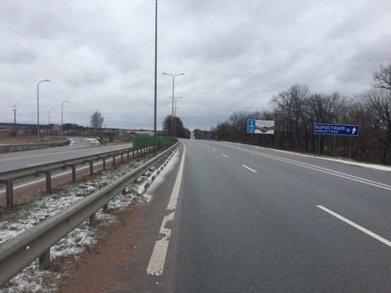 Фото рекламної площини за адресою Житомир-Киев (село В.Кошарища, заправка Маршал)