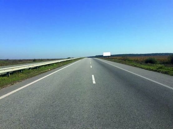 Фото рекламной плоскости по адресу Житомир-Киев (готельный комплекс Вояж)