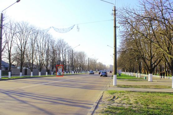 Фото рекламной плоскости по адресу вул. Київський Шлях, 48, навпроти центрального парку