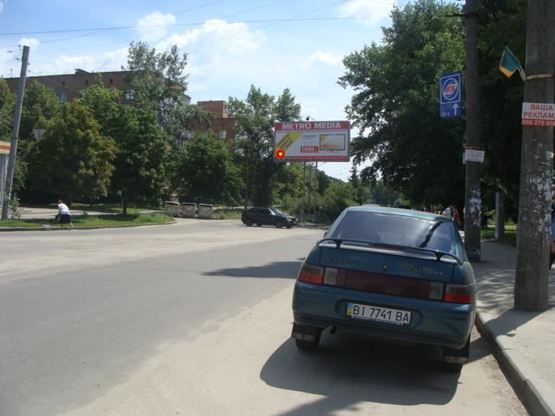 Фото рекламной плоскости по адресу Небесної Сотні вул. (Леніна) - Б.Хмельницького