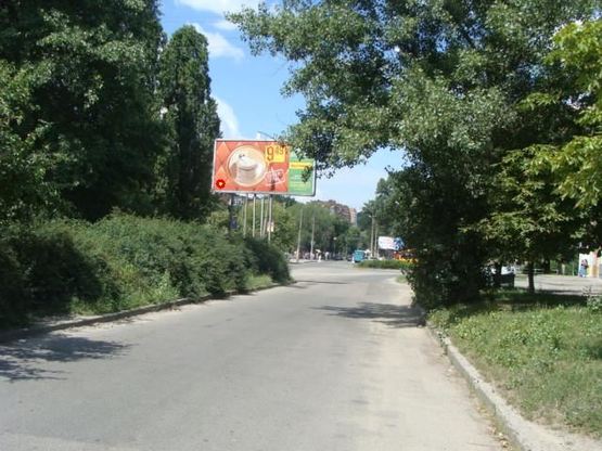 Фото рекламной плоскости по адресу Небесної Сотні вул. (Леніна) - Б.Хмельницького