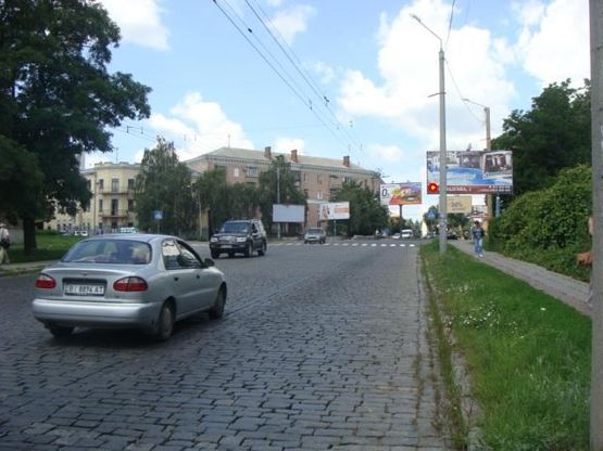 Фото рекламной плоскости по адресу Небесної Сотні вул. (Леніна),21