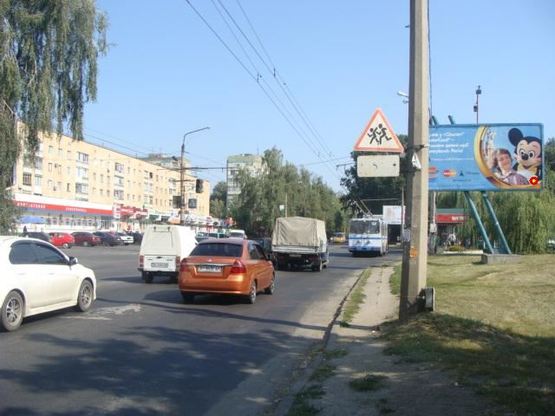Фото рекламной плоскости по адресу В.Тирнівська вул.ТЦ "Половка"