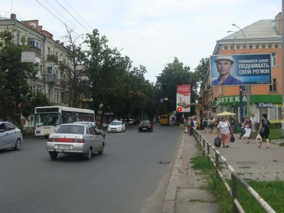 Фото рекламной плоскости по адресу Європейська вул., 35 (вертикальний)