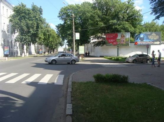 Фото рекламной плоскости по адресу Соборності вул. (Жовтнева) та Ляхова вул. (на огорожі)перехр.