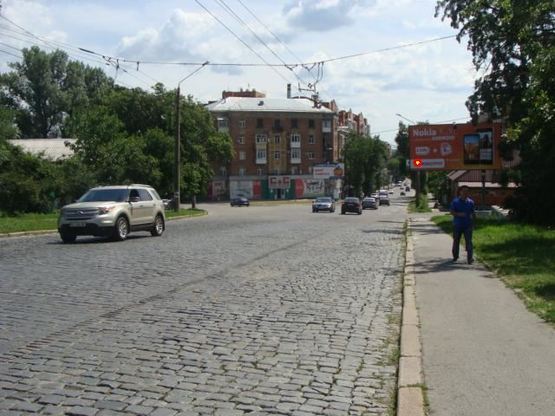 Фото рекламної площини за адресою Небесної Сотні вул. (Леніна) та А.Кукоби вул.(Пролетарська)перехр.