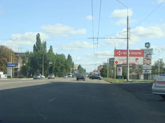 Фото рекламной плоскости по адресу Європейська вул. (Фрунзе),225 (авто-салон Nissan)