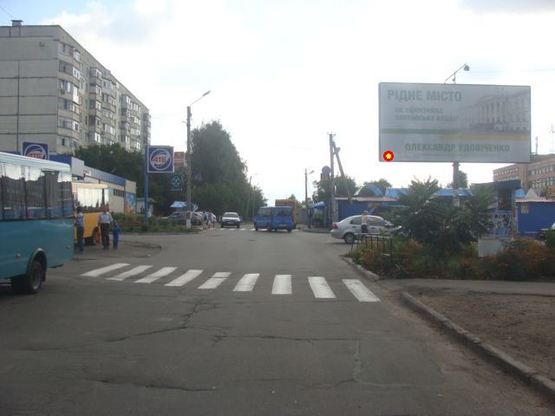 Фото рекламной плоскости по адресу Героїв АТО вул. (Красіна), 75 (ринок Сади-2)