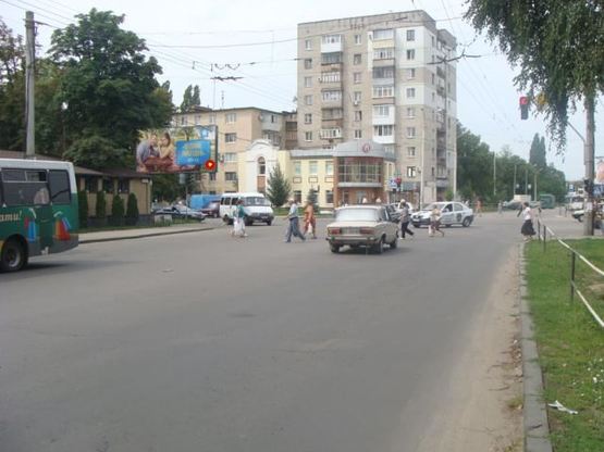 Фото рекламной плоскости по адресу І.Мазепи вул. (Калініна) та Грушевського вул. (перехр.)