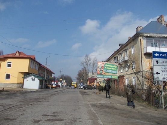Фото рекламної площини за адресою ст.А м. Яворів вул. Маковея (вїзд до автостанції) 4х3м.