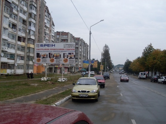 Фото рекламної площини за адресою вул. Ст. Бандери (навпроти магазину “Вікна Двері”)