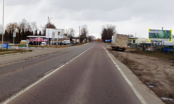 Фото рекламной плоскости по адресу на границу с Польшей, (г.Рава- Русская), на г.Червоноград/ г.Жовква, трасса Львов- Рава-Русская (М-09) +АЗС