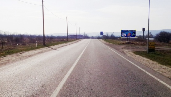 Фото рекламної площини за адресою таможня, с границы с Польшей на Львов, на г.Червоноград, траса Львов- Рава-Русская (М-09) + АЗС