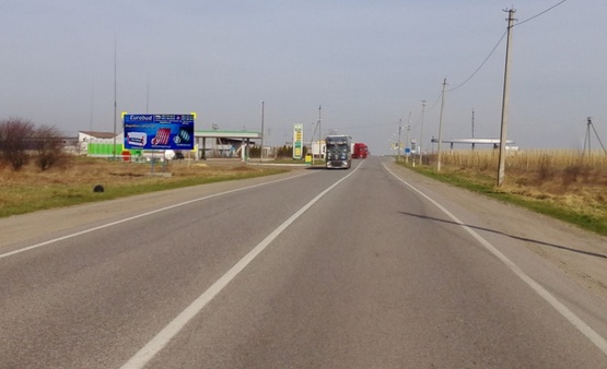 Фото рекламної площини за адресою таможня, на границу с Польшей, трасса Львов- Рава-Русская (М-09) + АЗС