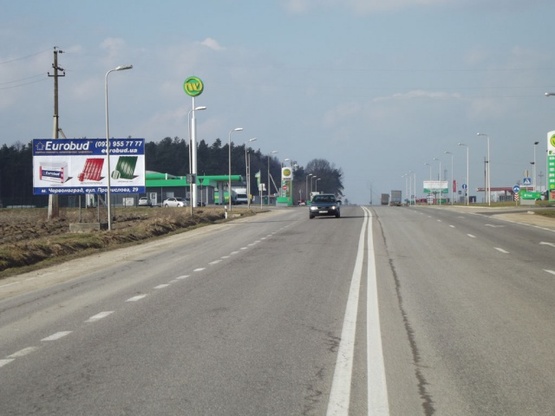 Фото рекламной плоскости по адресу таможня, на границу с Польшей, трасса Львов- Рава-Русская (М-09) + АЗС