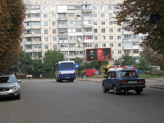 Фото рекламної площини за адресою Гагаріна/Гетьмана Мазепи