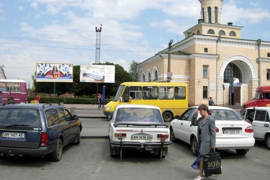 Фото рекламної площини за адресою Привокзальний м-н, 1