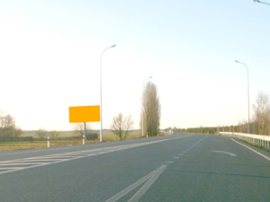 Фото рекламной плоскости по адресу Трасса Киев-Ковель (слева) км 40+900, направление из Киева