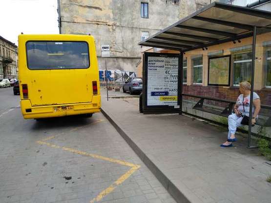 Фото рекламної площини за адресою Під Дубом вул., 17