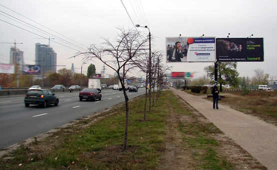 Фото рекламной плоскости по адресу Кр.Казаков/Домострой/Метро (А) правая