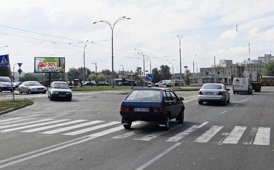 Фото рекламної площини за адресою Симиренко/Трублаини - напр к Окружной/азс КЛО,АрмаМоторс