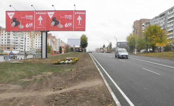 Фото рекламной плоскости по адресу Обухов ул.Киевская 12 (В)(левый),въезд в город