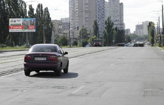 Фото рекламної площини за адресою Бориспольская, 12 В (В) - на Дарницкий рынок