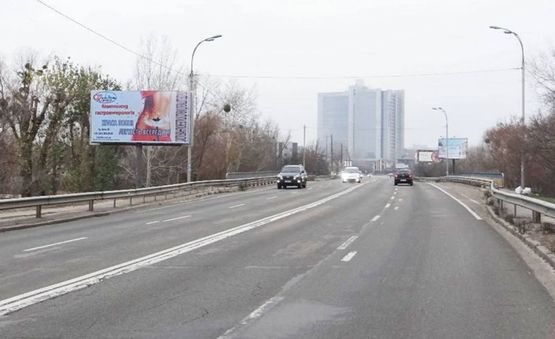 Фото рекламної площини за адресою Столичное шоссе/ул.Витавская (В) - на Киев