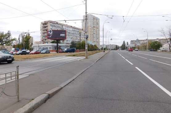 Фото рекламної площини за адресою Маршала Малиновського вул., 4: військкомат (в напр. Богатирської вул.)