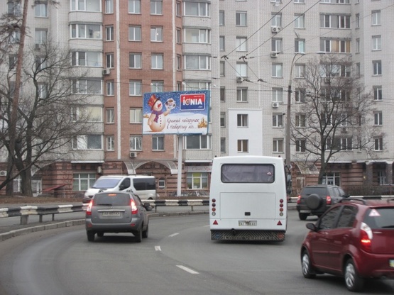 Фото рекламной плоскости по адресу Победы просп., 125, (500м. к ст. м.  Житомирская, Киевский Международный Ун-т), в направ. просп. Победы