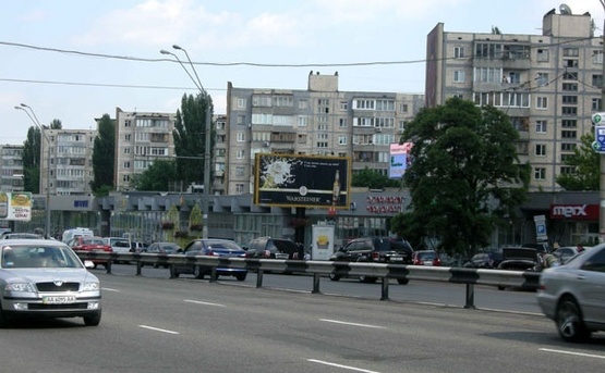 Фото рекламної площини за адресою пр.Победы,27 (А) маг.Итертоп, ст.м.КПИ -в центр -призма пл.3