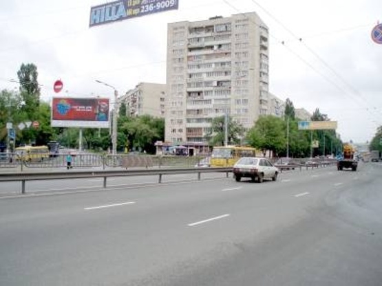 Фото рекламной плоскости по адресу Космонавтов площадь (Чоколовский,22)