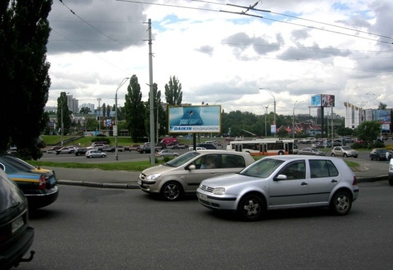 Фото рекламної площини за адресою Ул.Черновола (быв.Косиора)/прПобеды,14(А)Воздухофл.мост
