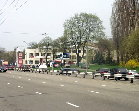 Фото рекламної площини за адресою Пр.Победы,36 (КПИ, медуниверситет)-из центра