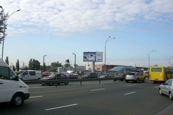 Фото рекламної площини за адресою Броварской просп. (ст.м. «Лесная»)-в центр