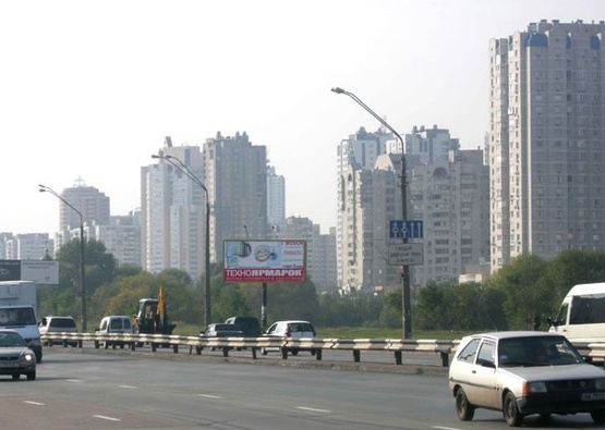 Фото рекламної площини за адресою пр.Бажана (между ст.м."Харьковская и ст.м."Поздняки")-в центр