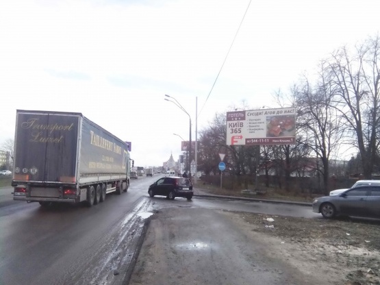 Фото рекламної площини за адресою Окружная дорога (напротив суперм."Край", возле Subaru по ходу к Metro)