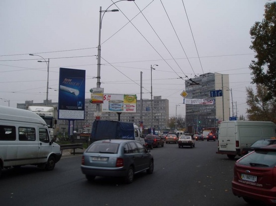 Фото рекламної площини за адресою Гагарина Юрия проспект, 3 (разделитель на Ленинградской площади)
