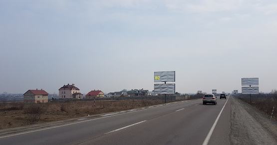 Фото рекламної площини за адресою Обїздна М-10, З.О. м. Львова, Панська Гора в сторону Кінг Крос (верхній)2
