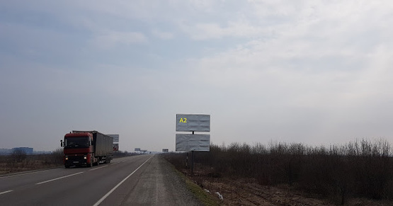 Фото рекламної площини за адресою Обїздна М-10, З.О. м. Львова, між гот. Панська Гора та Кінг Крос в сторону Кінг Крос (верхній)
