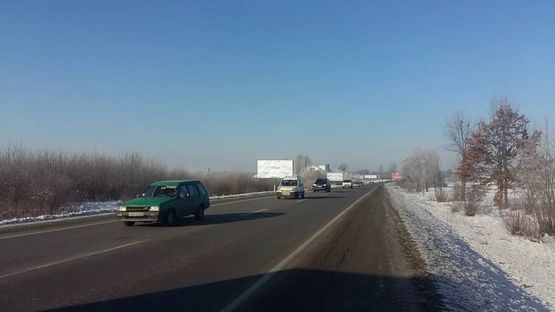 Фото рекламной плоскости по адресу Об'їзна М-10, З.О. м. Львова, біля готелю Галіція в сторону ЕпіцентрК