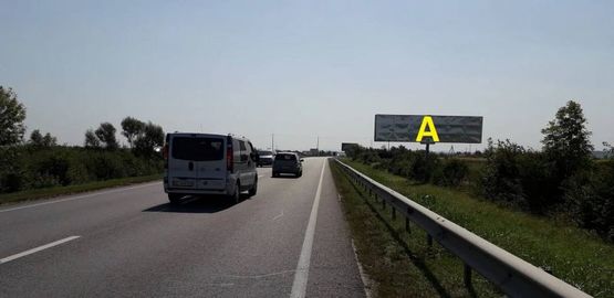 Фото рекламної площини за адресою М-06 Київ-Чоп, перед с. Ямпіль в сторону Винник