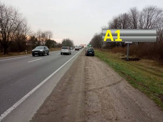 Фото рекламної площини за адресою М-06 Київ-Чоп, біля гот. Рафаель в сторону ТРЦ King Cross Leopolis  (лівий)