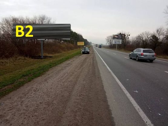Фото рекламної площини за адресою М-06 Київ-Чоп, біля гот. Рафаель в сторону Лео Кераміки  (лівий)