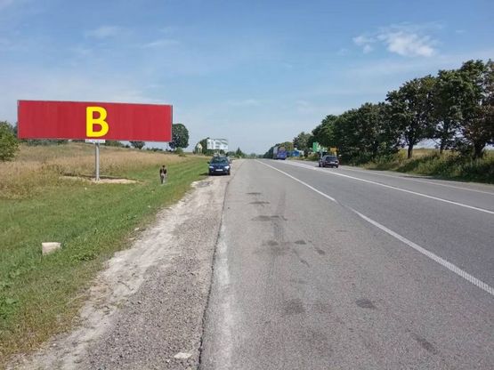 Фото рекламной плоскости по адресу М-06 Київ-Чоп, с.Підбірці в сторону Київа